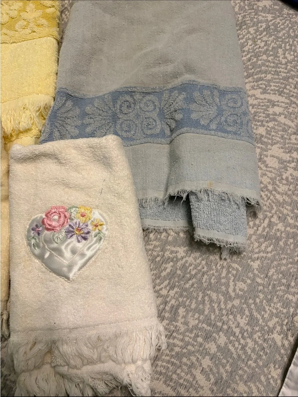 4 Vintage Cannon style Patterned yellow blue Bath hand Towels embroidered